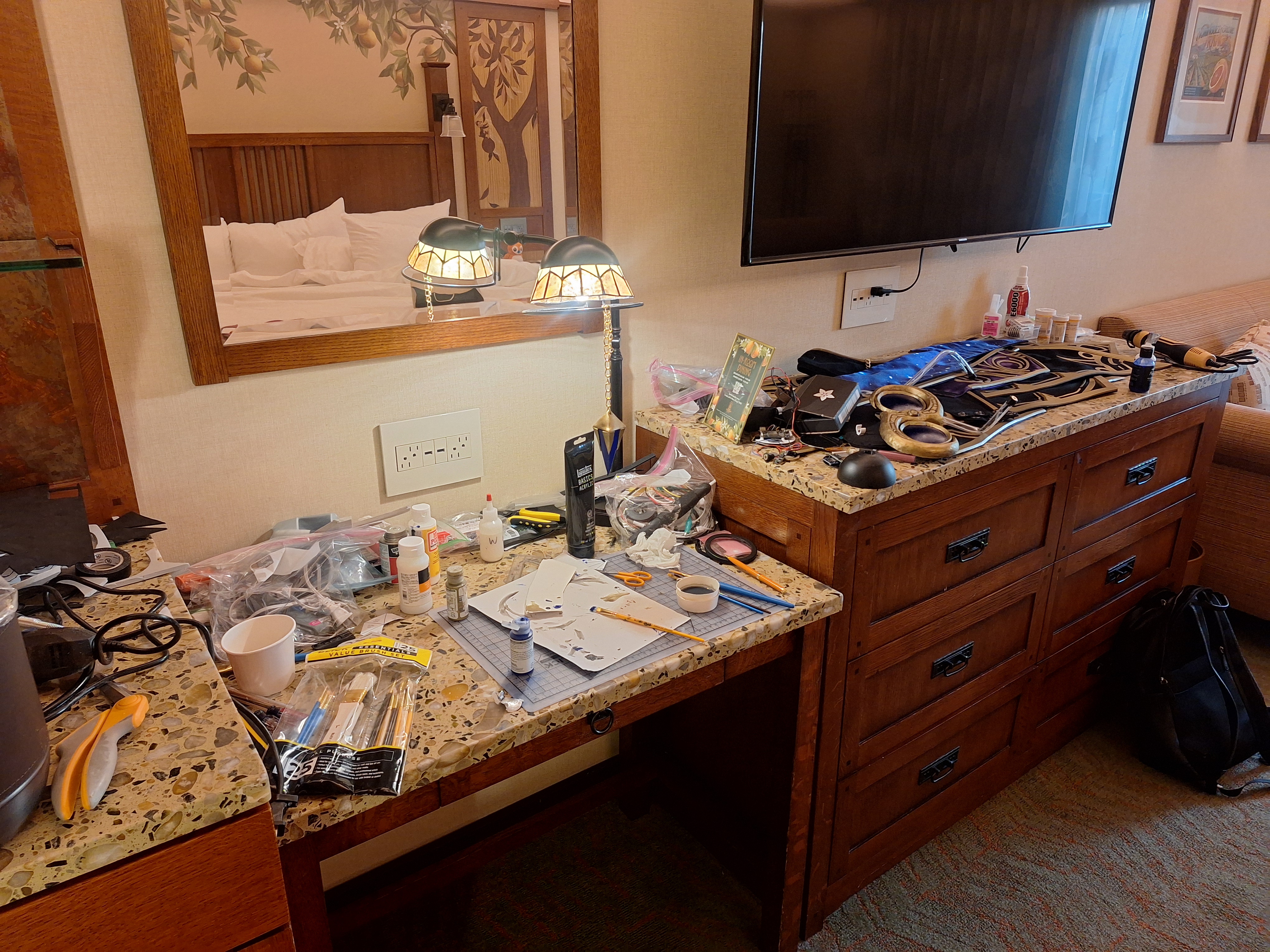 The full hotel-room workshop situation.