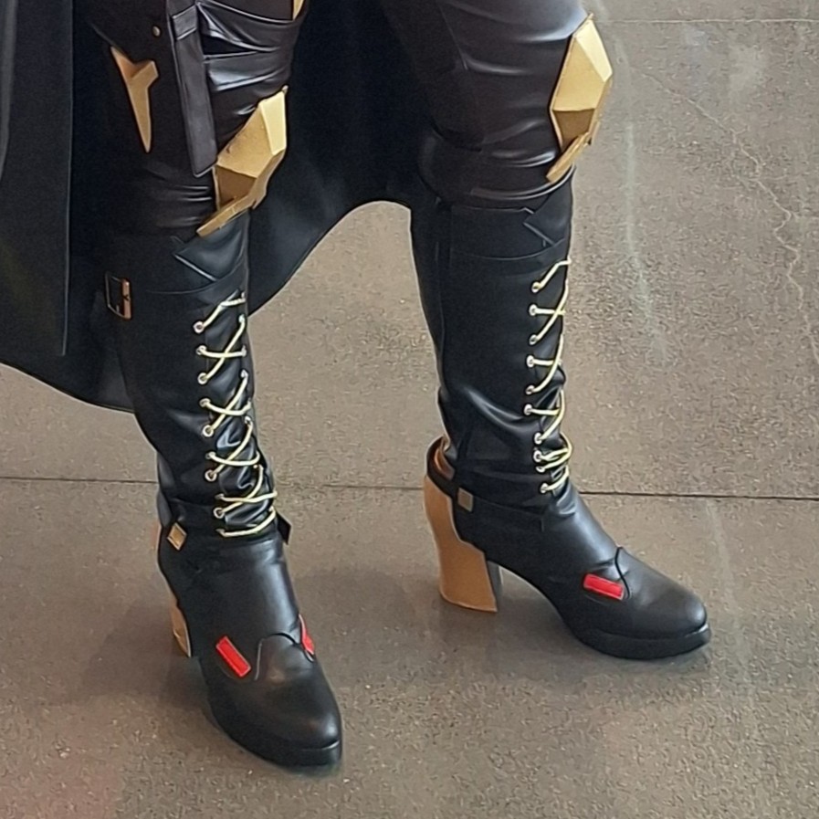 Ashe boots close-up